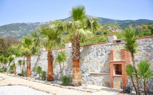 Villa Paradise Found