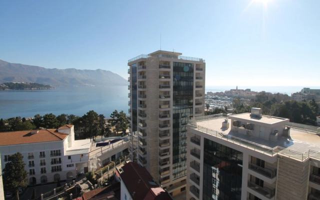 Fontana Lux Apartments