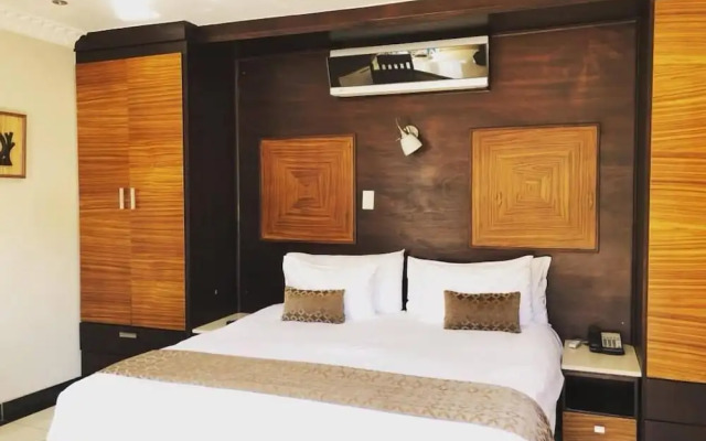 McDonalds Boutique Hotel