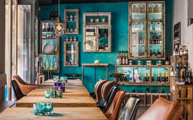 Weinbar und Hotel FahrAway