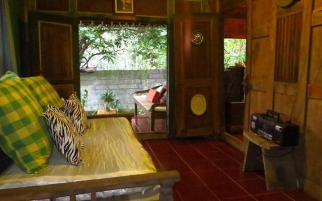 Rumah Limasan Jawa Homestay