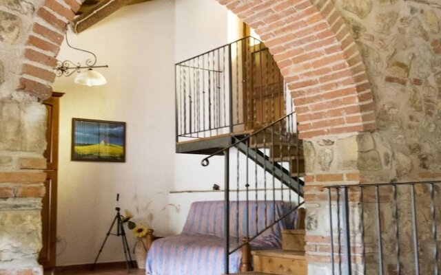 Rustic Tuscan Style Apartment