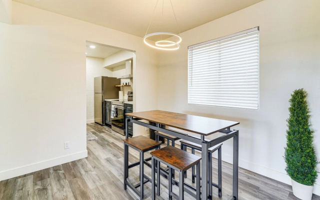 Scottsdale Condo w/ Community Pool & Hot Tub!