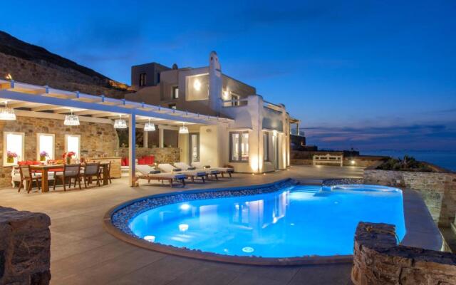 Naxos Rock Villas