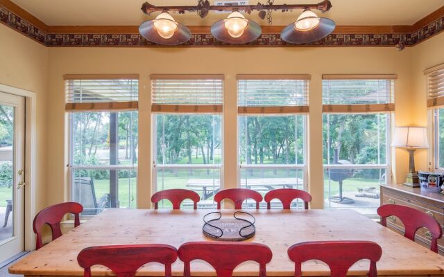 Pecan Shores Retreat by RedAwning