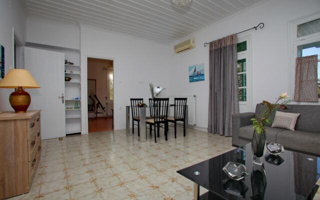 Cherry Cottage in Skopelos