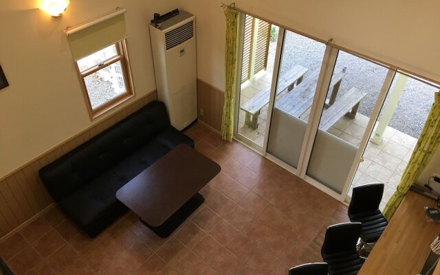 Guests & Dogs House Hale Ilio