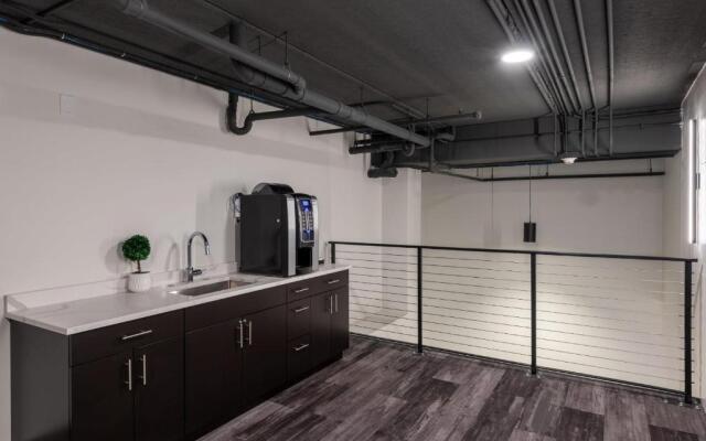Flexhome Skywalk to Fiserv U3 RooftopGymParking