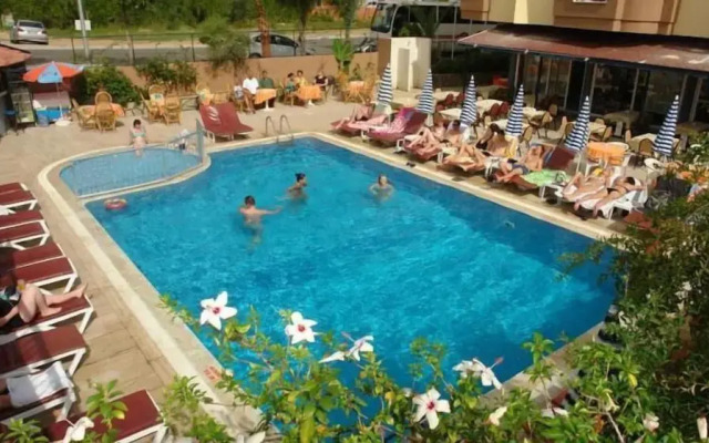 Semt Luna Beach Hotel