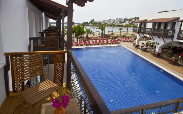 Costa Bitezhan Hotel