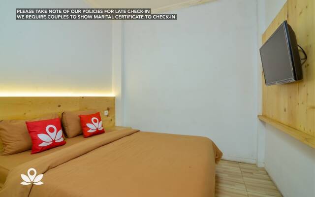 ZEN Rooms Near Darmawangsa Syariah