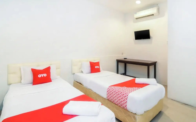 OYO 44017 L & C Premium Stay