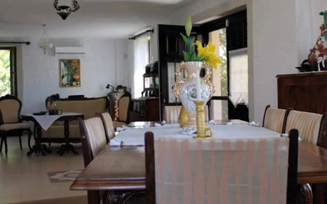 Bizim Ev Hotel