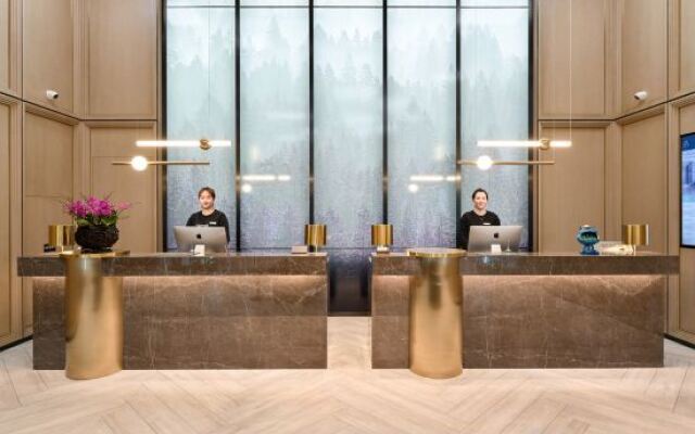 Zhuanghe Atour Hotel