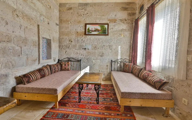 Sah Saray Cave Suites Halal Hotel