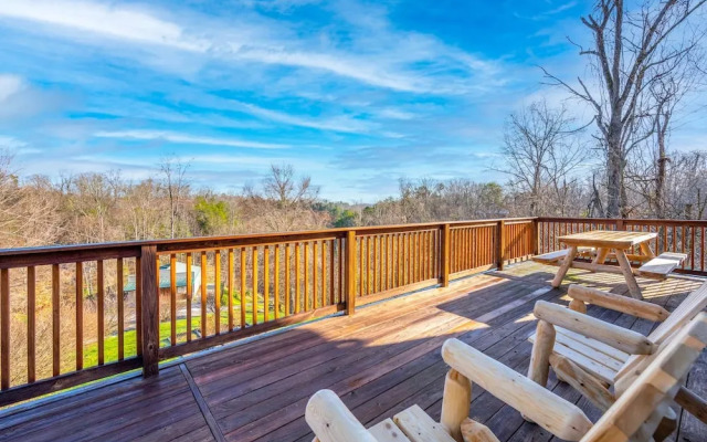 Mountain Views Hot Tub Close to PF Gsmnp