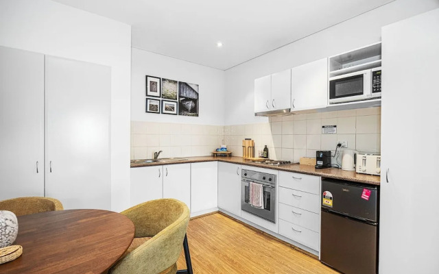 Newly Renovated 1bdr in the CBD
