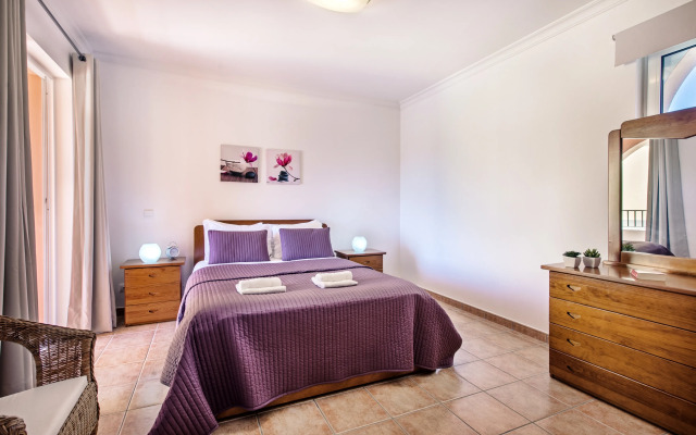 Jardim Da Meia Praia Hotel