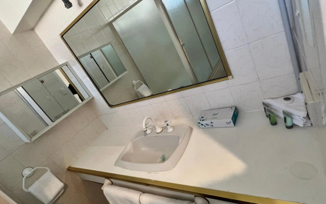 Stay at Alice Springs Hotel