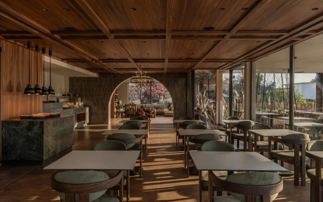 Eleonas Hotel Aparts