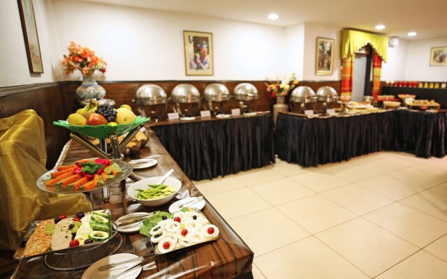 Pride Biznotel - The Maison Anand