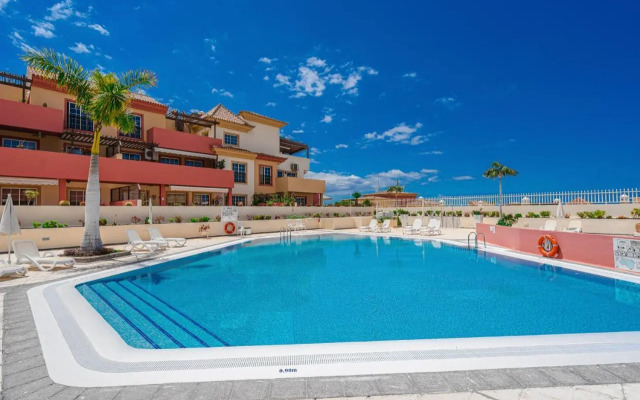 Terrazas del Duque II apartment