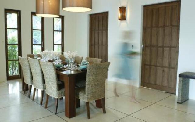Baan Laem Set