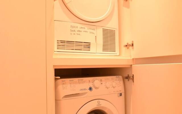 1 Bedroom Mayfair Apartment Near Hyde Park