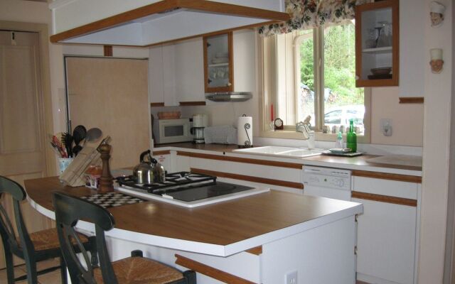 Auberge de Seattle, French Country Inn