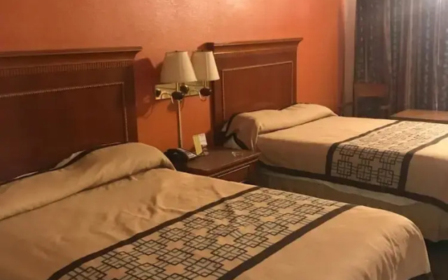 Wayfarer Motel