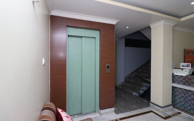 OYO Flagship 11703 Hemlata Lodge