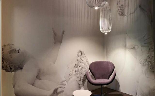 Glance Hotel In Florence