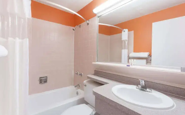 Howard Johnson Inn Daleville/Roanoke