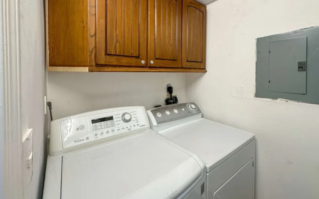 Relaxing Getaway 2BR Condo