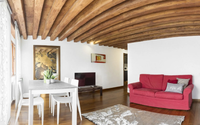 Canal View Apartment