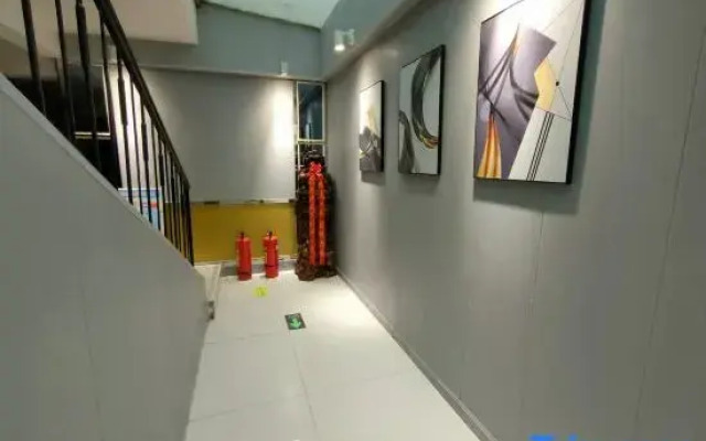 Venus E-sports Apartment