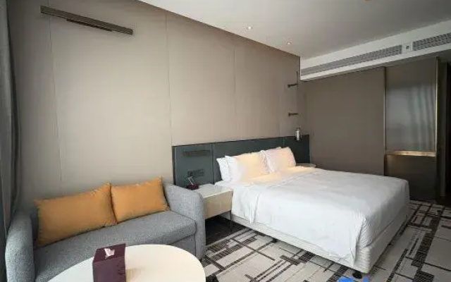 Days Wyndham Hotel (Haikou Meilan International Airport) at Greenland Binbin City, Meilan District
