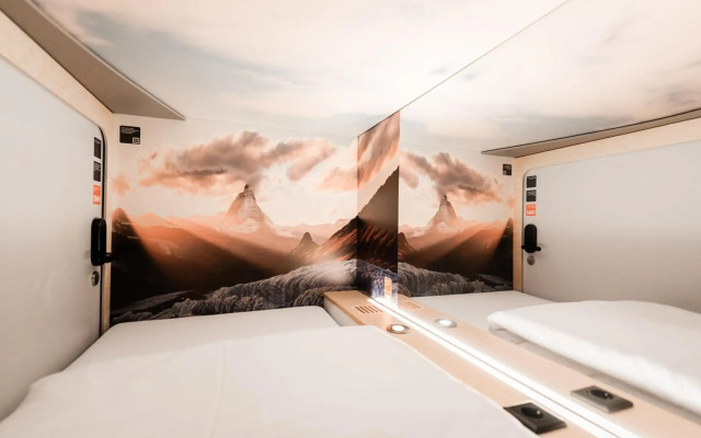 Capsule Hotel - Zurich Airport
