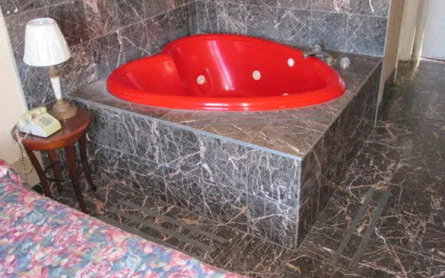 Budget Host Town Center