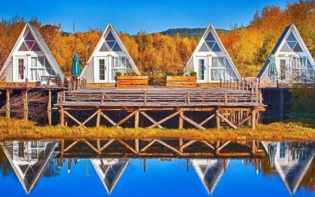 Lijiang Scenery Retreats Lake Front Villa Resort