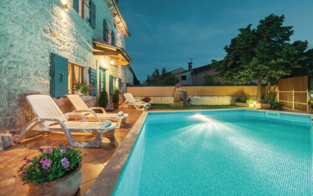 Beautiful Home in Orbanici With Wifi and 3 Bedrooms