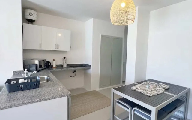 Xuru Stays I Lagoonfront Easy 1bdr @ Swan Lake El Gouna