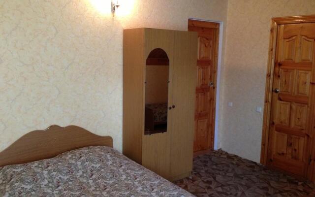 Na Medovoy Guest House