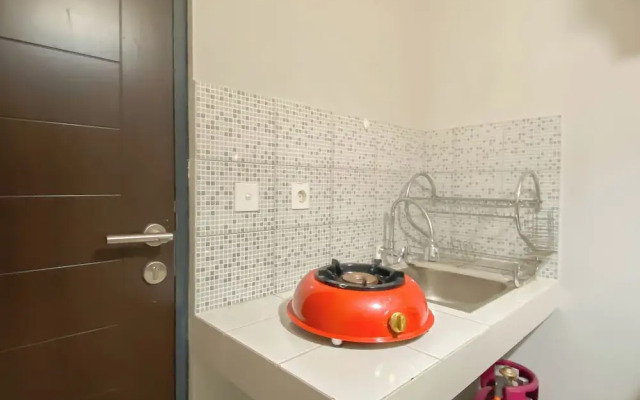 Cozy 1BR without Living Room at Royal Heights Apartment