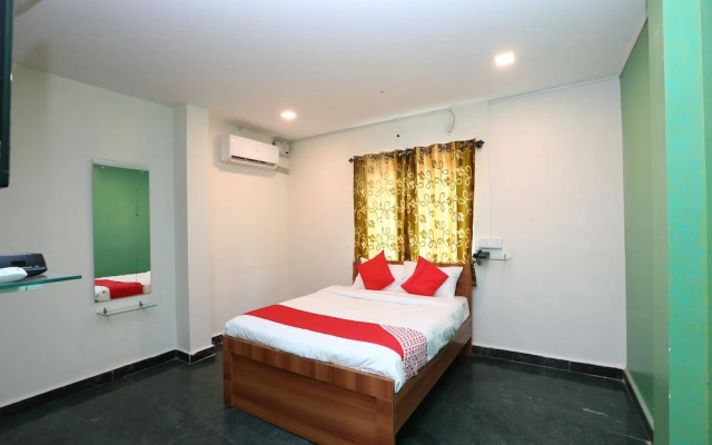 V Wella Comforts By OYO Rooms