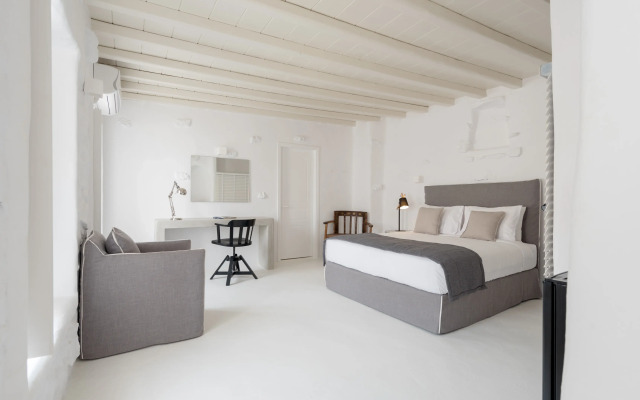Cova Mykonos Suites