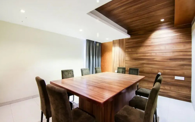 OYO 5561 Hotel Cambean
