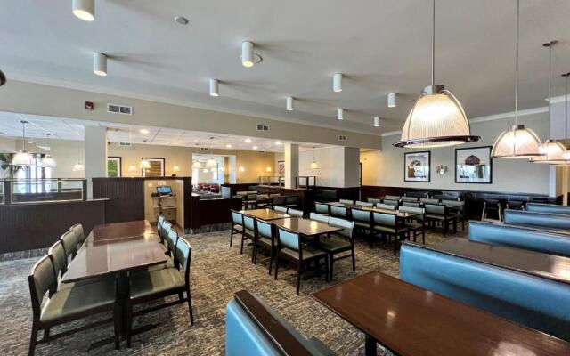 Holiday Inn Toronto Airport East by IHG