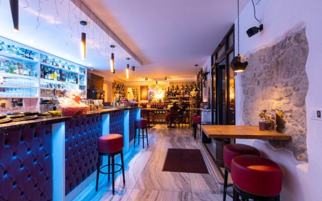 Castrum Wine Relais