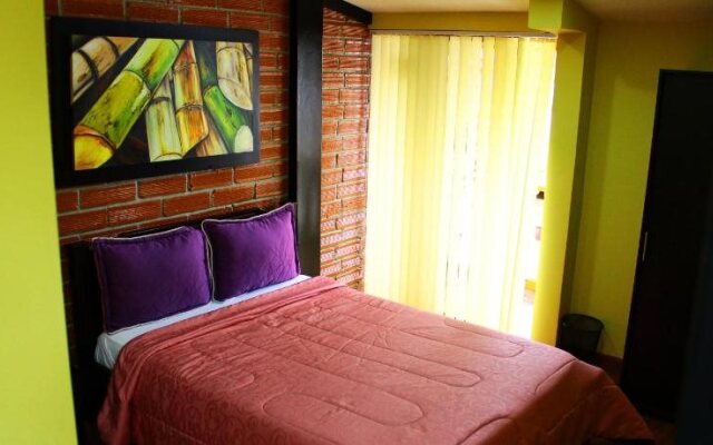 Overlook Hostal
